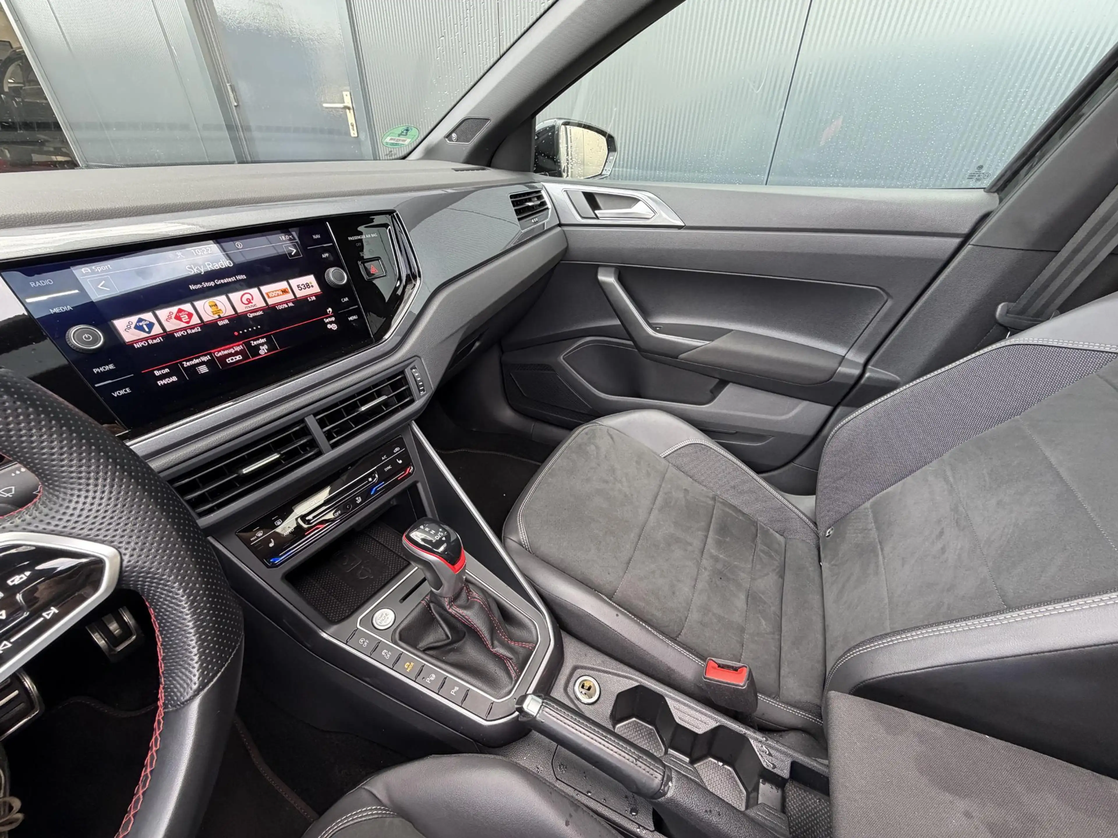Volkswagen Polo GTI 2.0 TSI 18"/Panoramadak/Dodehoek/Stoelverwarming/D — photo 31