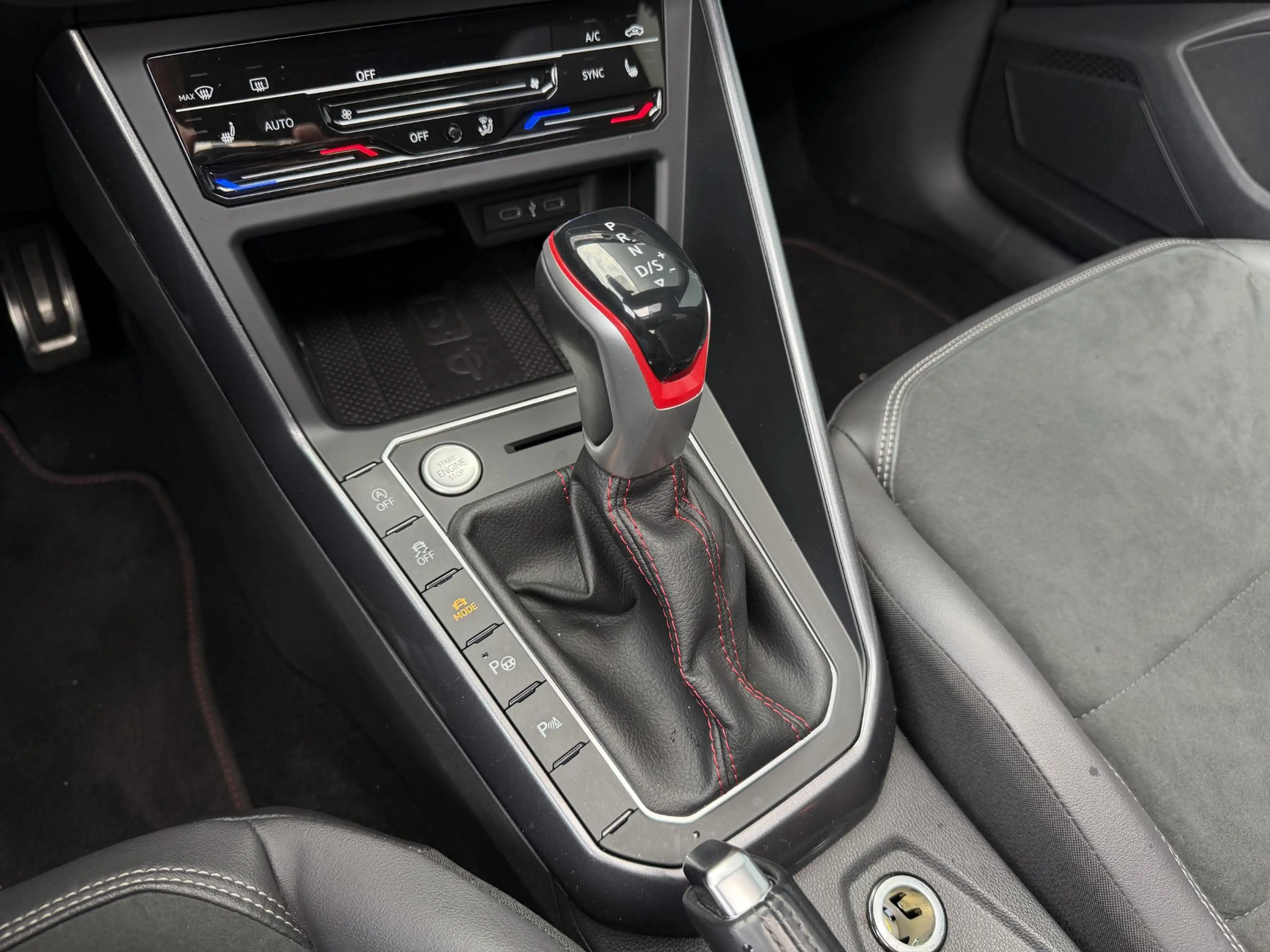Volkswagen Polo GTI 2.0 TSI 18"/Panoramadak/Dodehoek/Stoelverwarming/D — photo 20