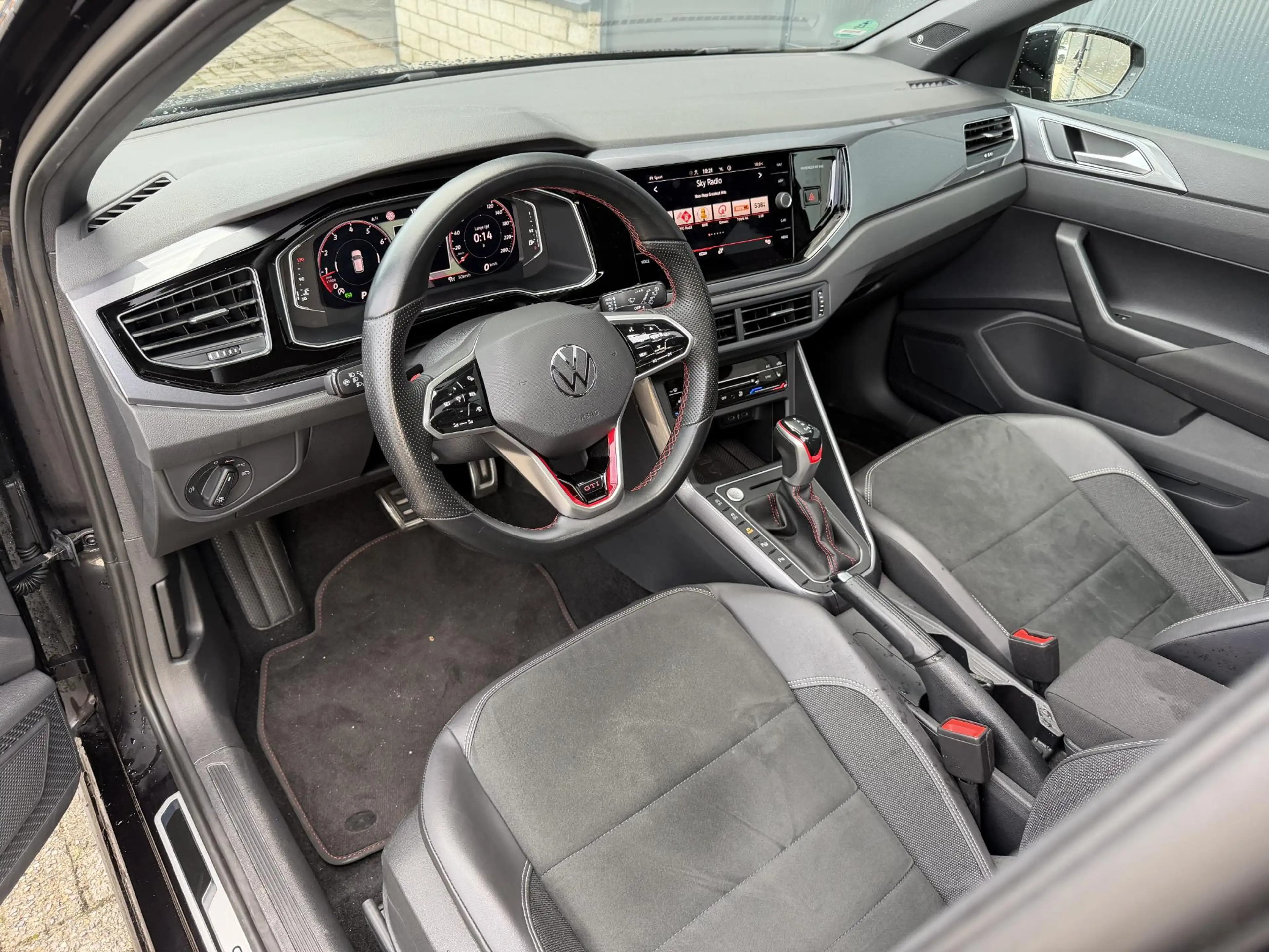 Volkswagen Polo GTI 2.0 TSI 18"/Panoramadak/Dodehoek/Stoelverwarming/D — photo 26