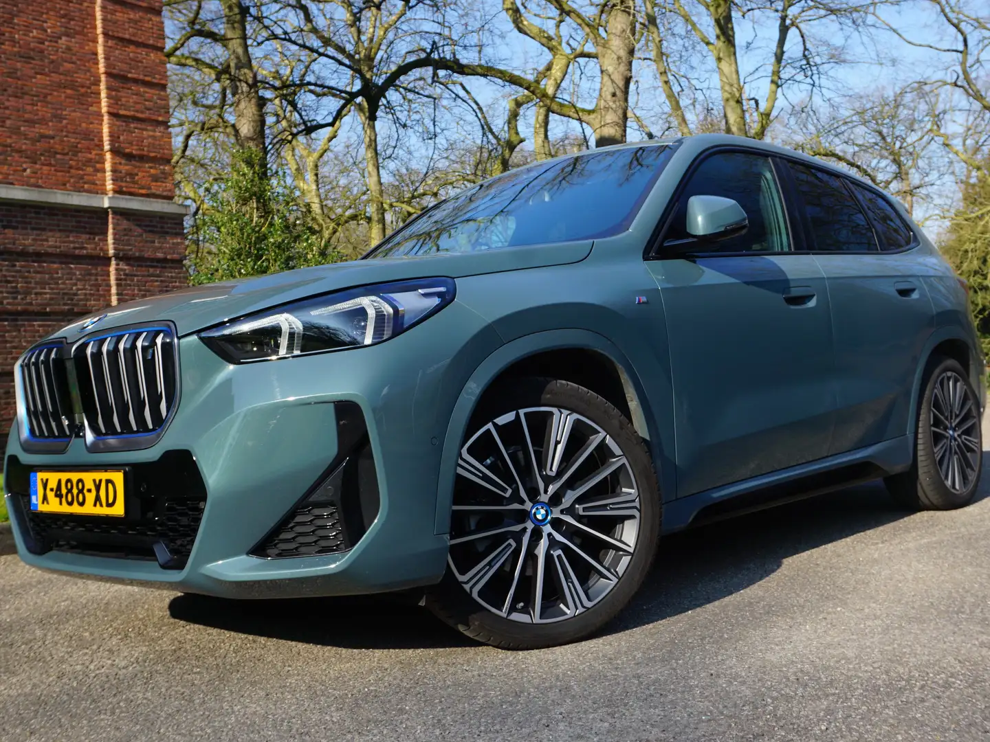 BMW iX1 Xdrive30 Executive M sport Grijs - 2