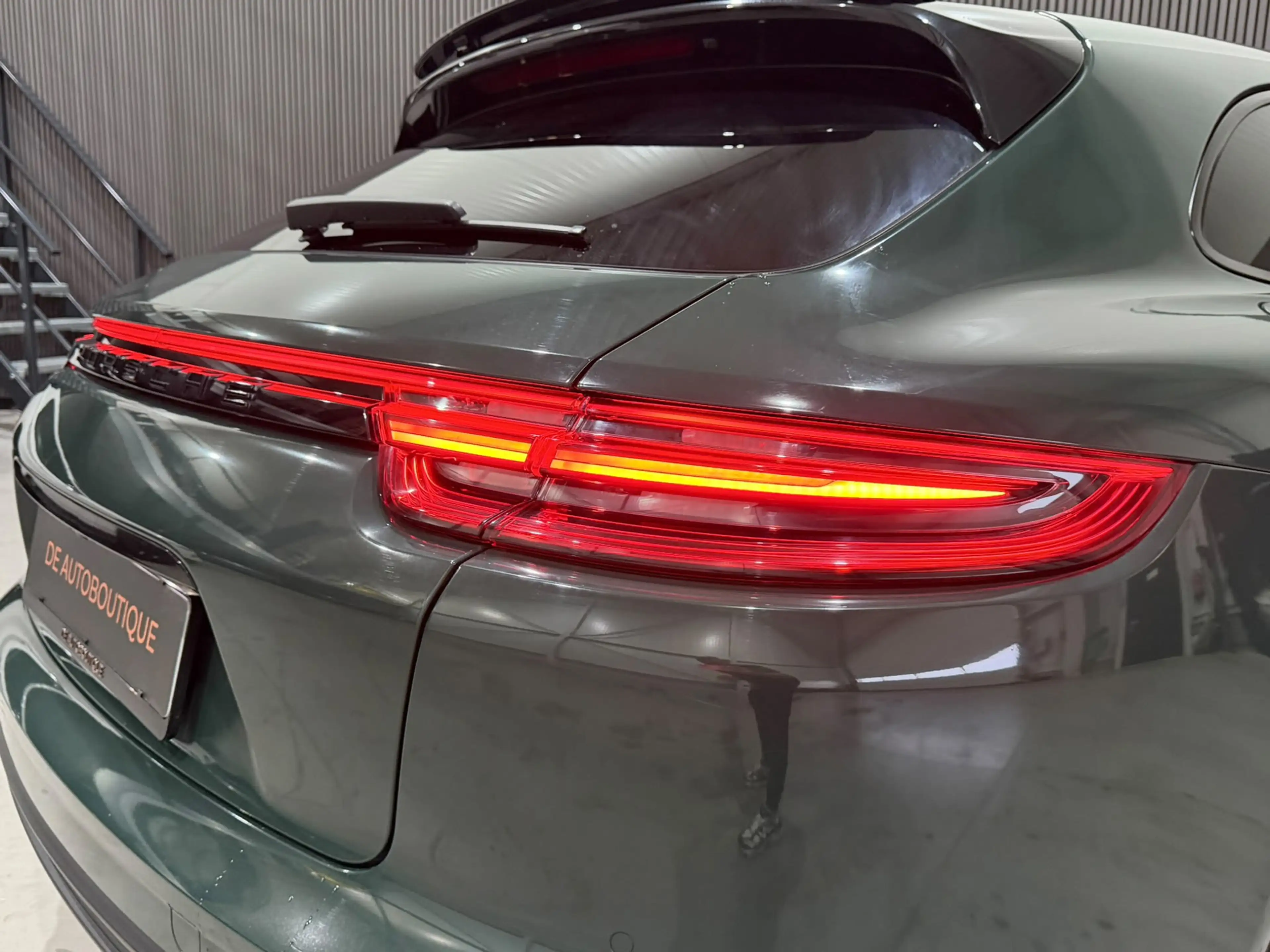 Porsche Panamera Sport Turismo 2.9 4 E-Hybrid / Goodwood Green / In — photo 5