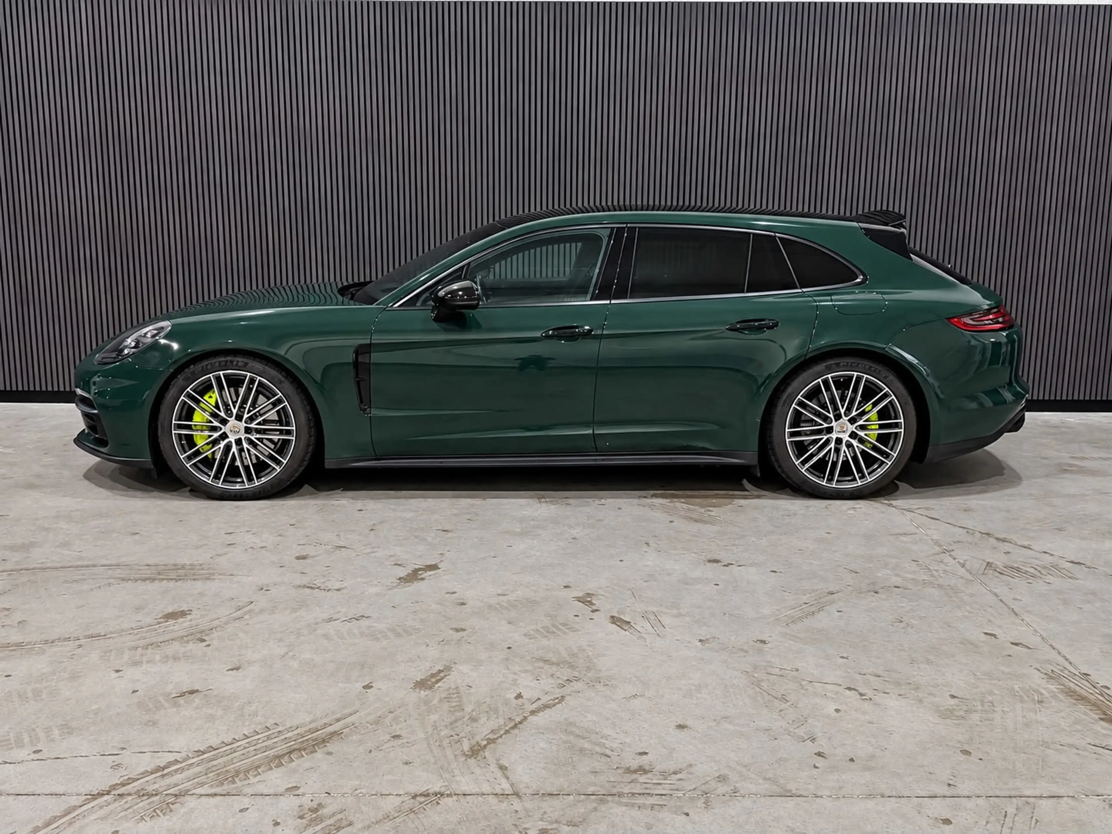 Porsche Panamera Sport Turismo 2.9 4 E-Hybrid / Goodwood Green / In — photo 2