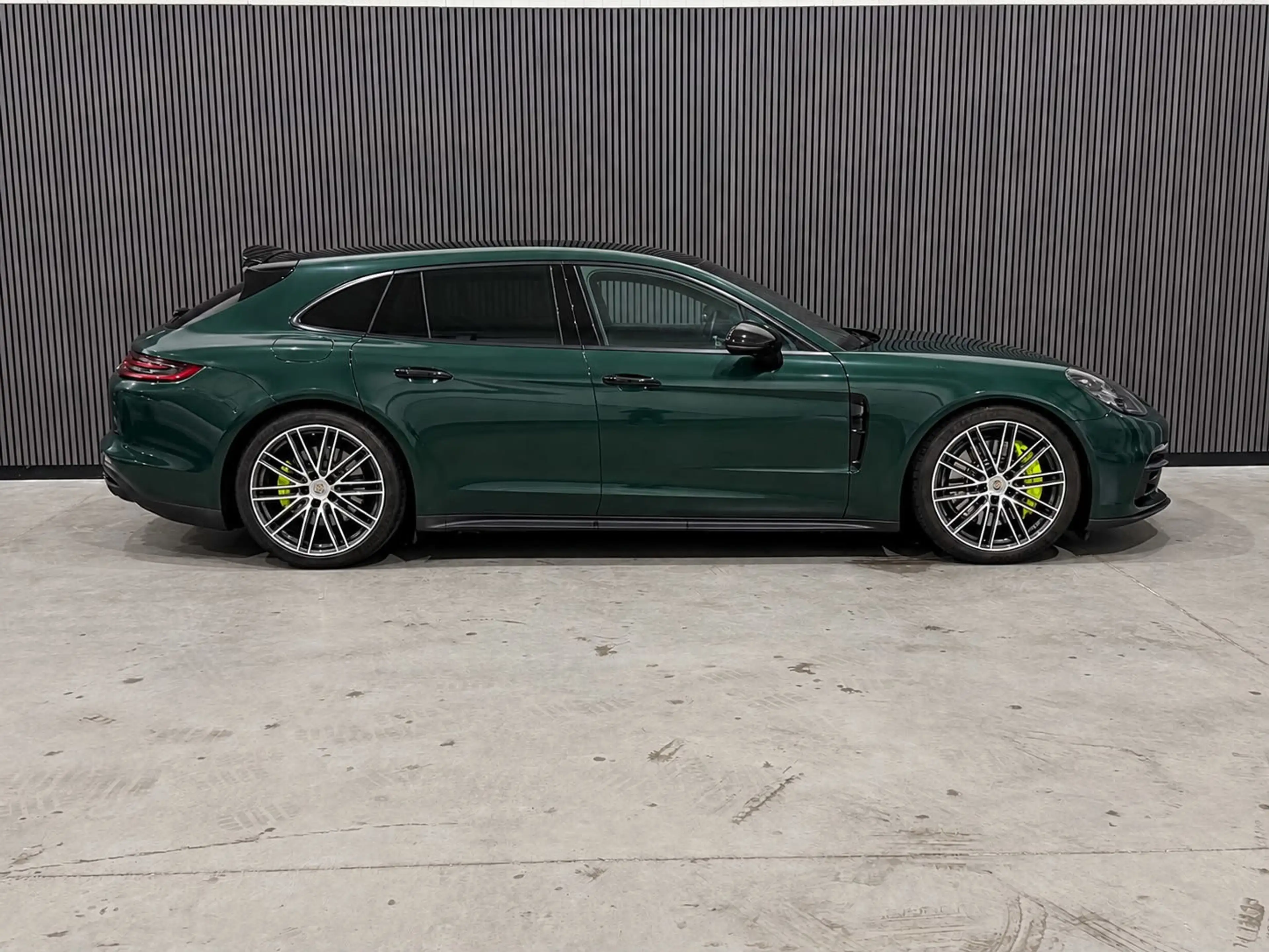 Porsche Panamera Sport Turismo 2.9 4 E-Hybrid / Goodwood Green / In — photo 3