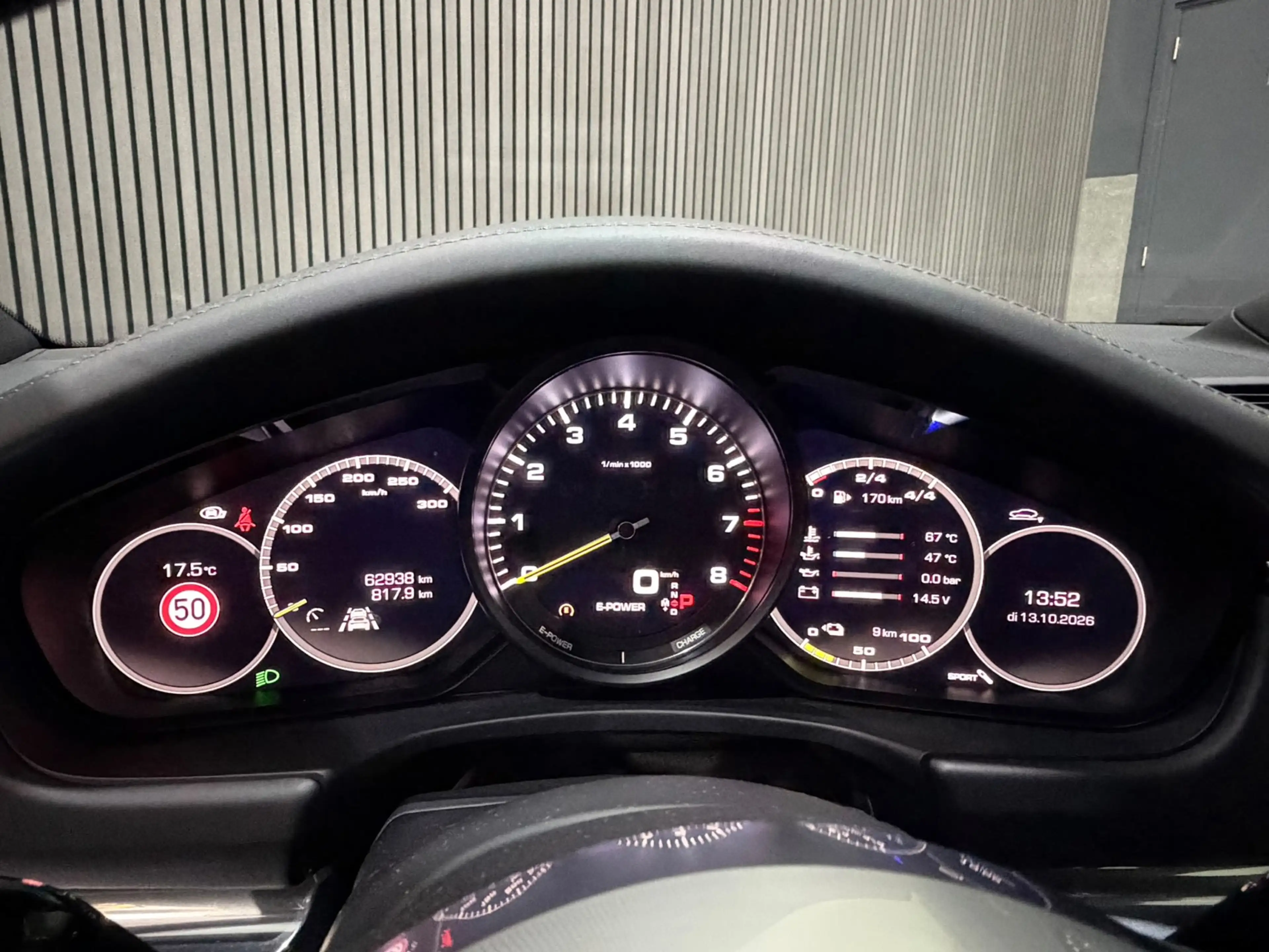 Porsche Panamera Sport Turismo 2.9 4 E-Hybrid / Goodwood Green / In — photo 12