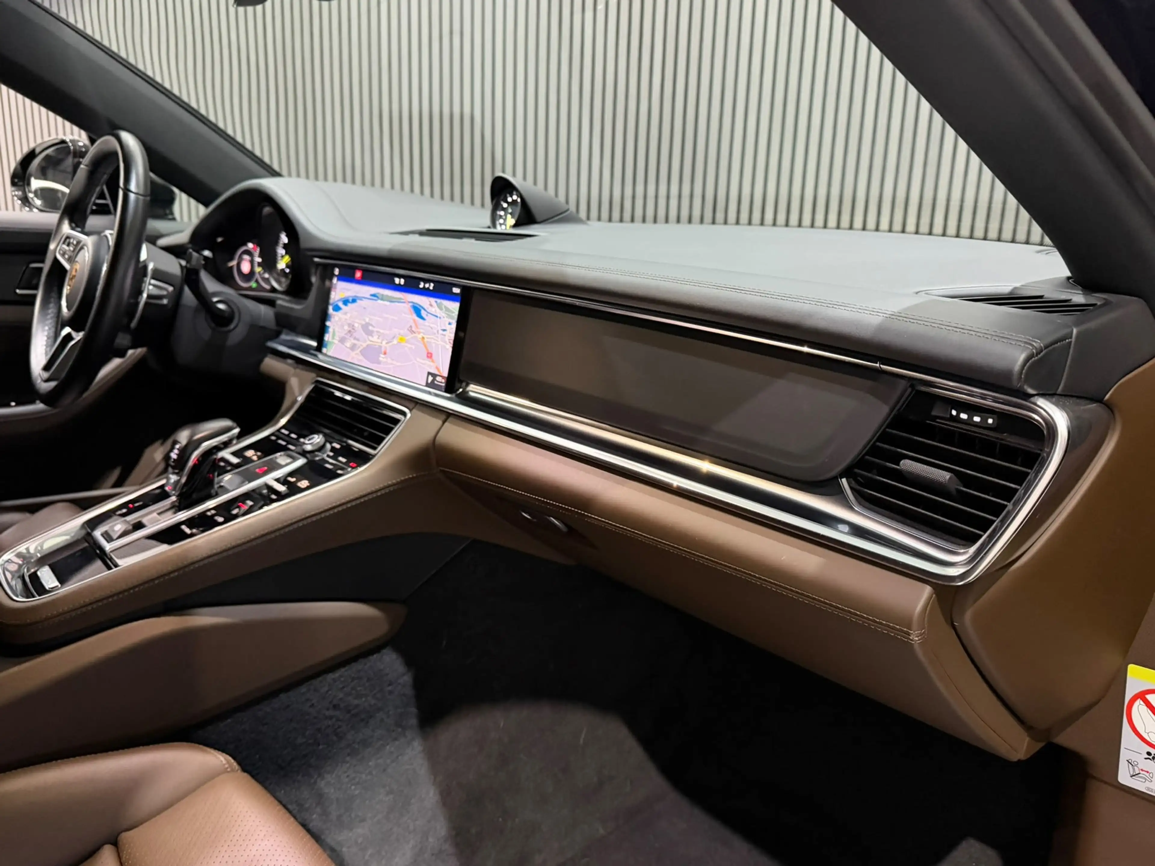 Porsche Panamera Sport Turismo 2.9 4 E-Hybrid / Goodwood Green / In — photo 7