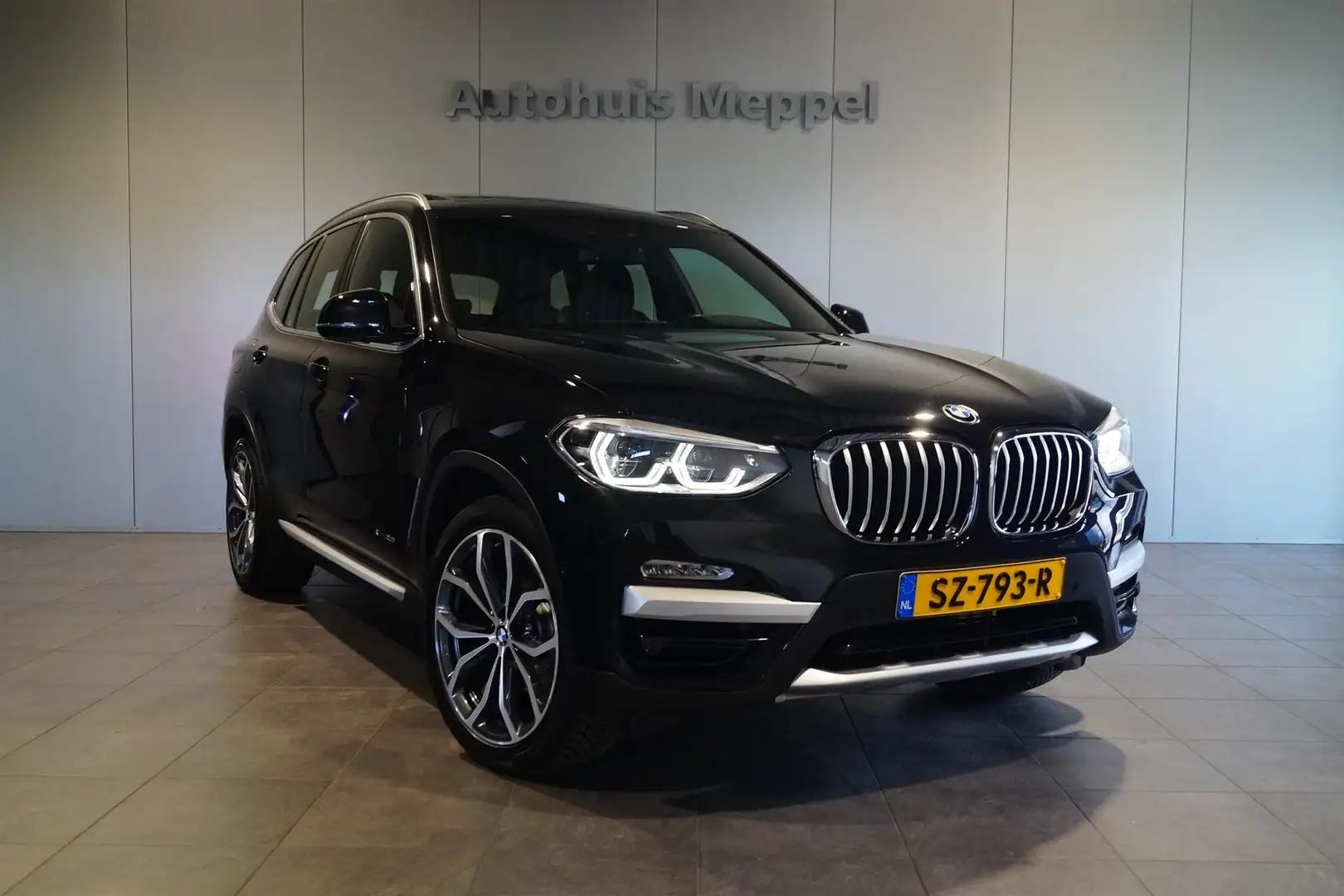 BMW X3 xDrive20i X-Line | LED | Head-Up Display | Panoram Noir - 1