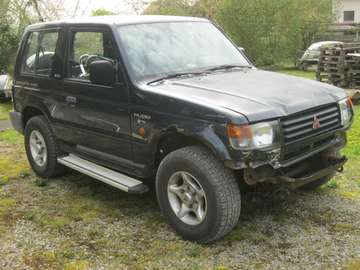 Pajero 2500 TD AHK