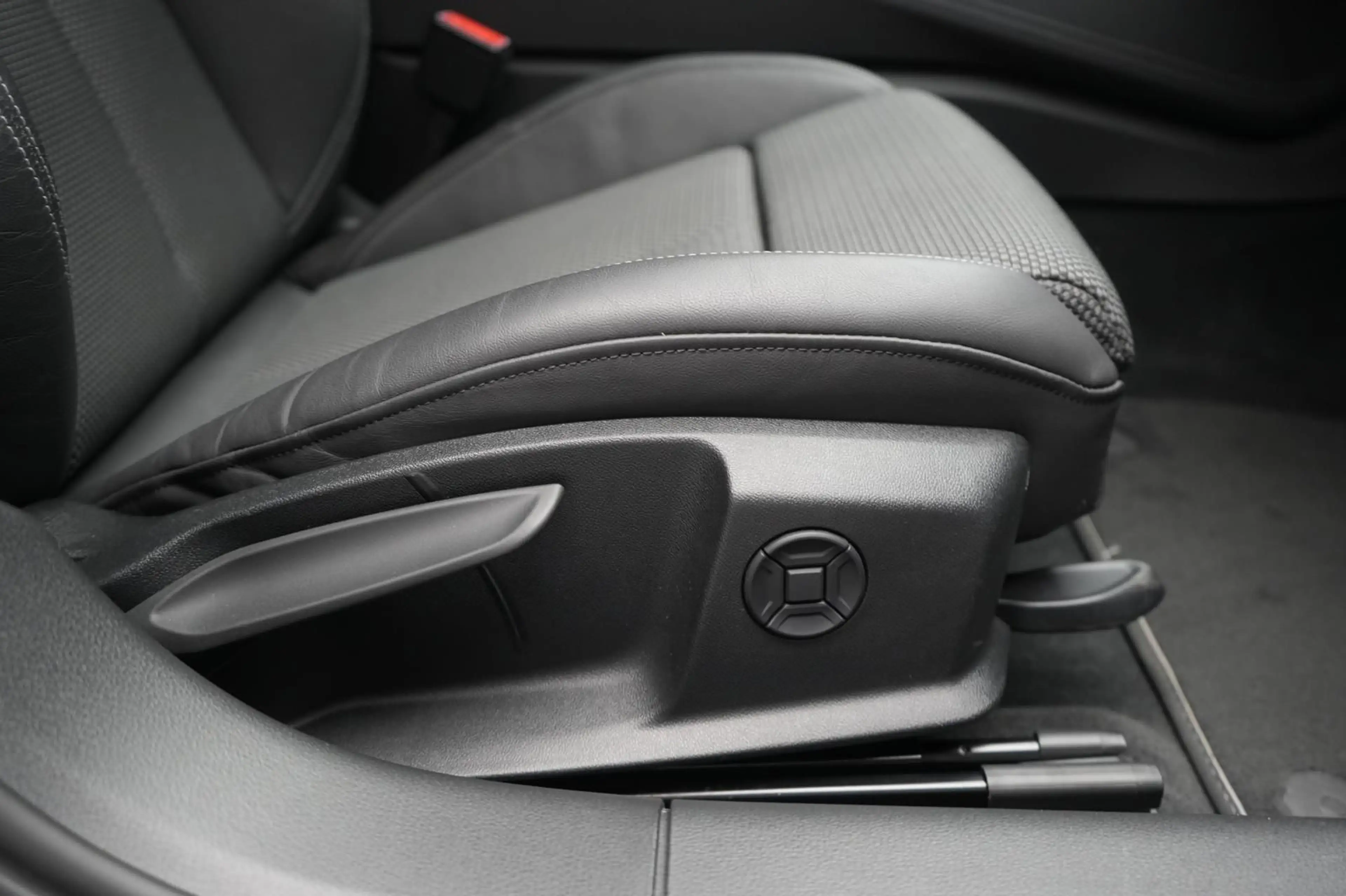 Audi A6 40 TDI quattro S tronic S line ACC/Virtual/La — photo 11