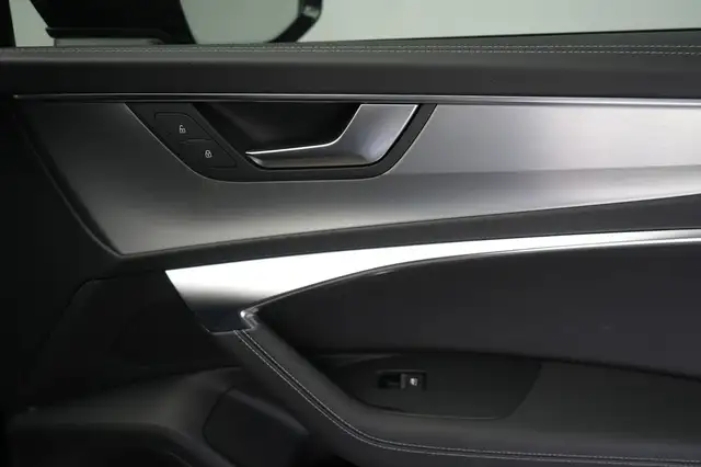 Audi A6 view 10