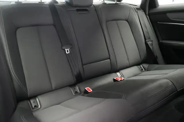 Audi A6 view 13