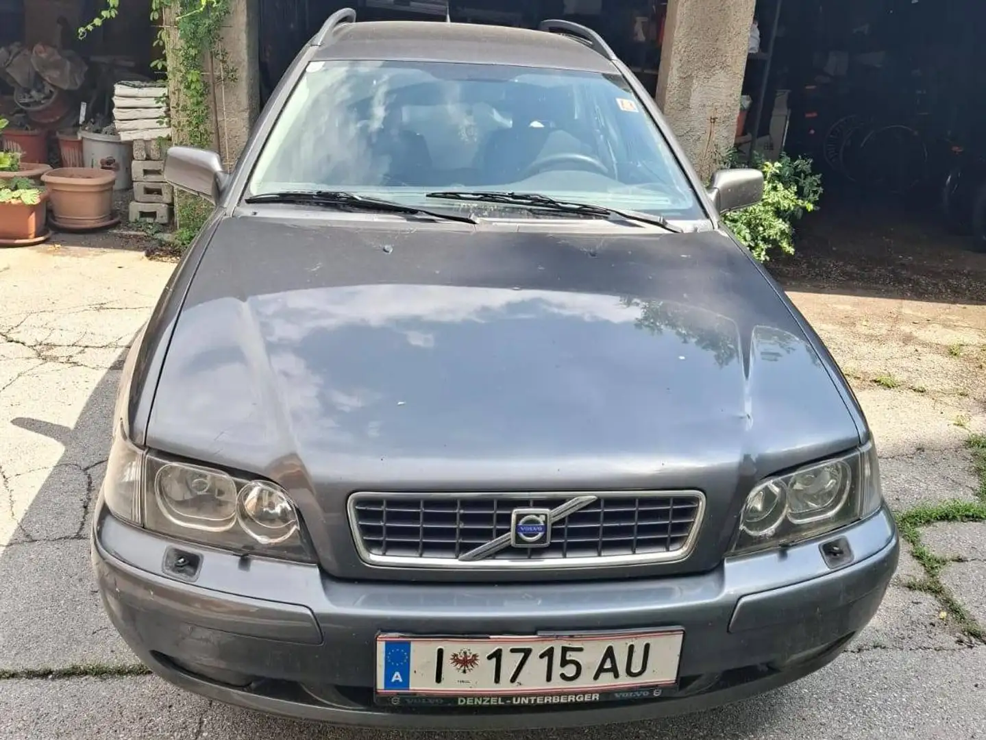 Volvo V40 V40 1,9 D Classic Limited Edition TD Classic Limited Edition Grau - 1