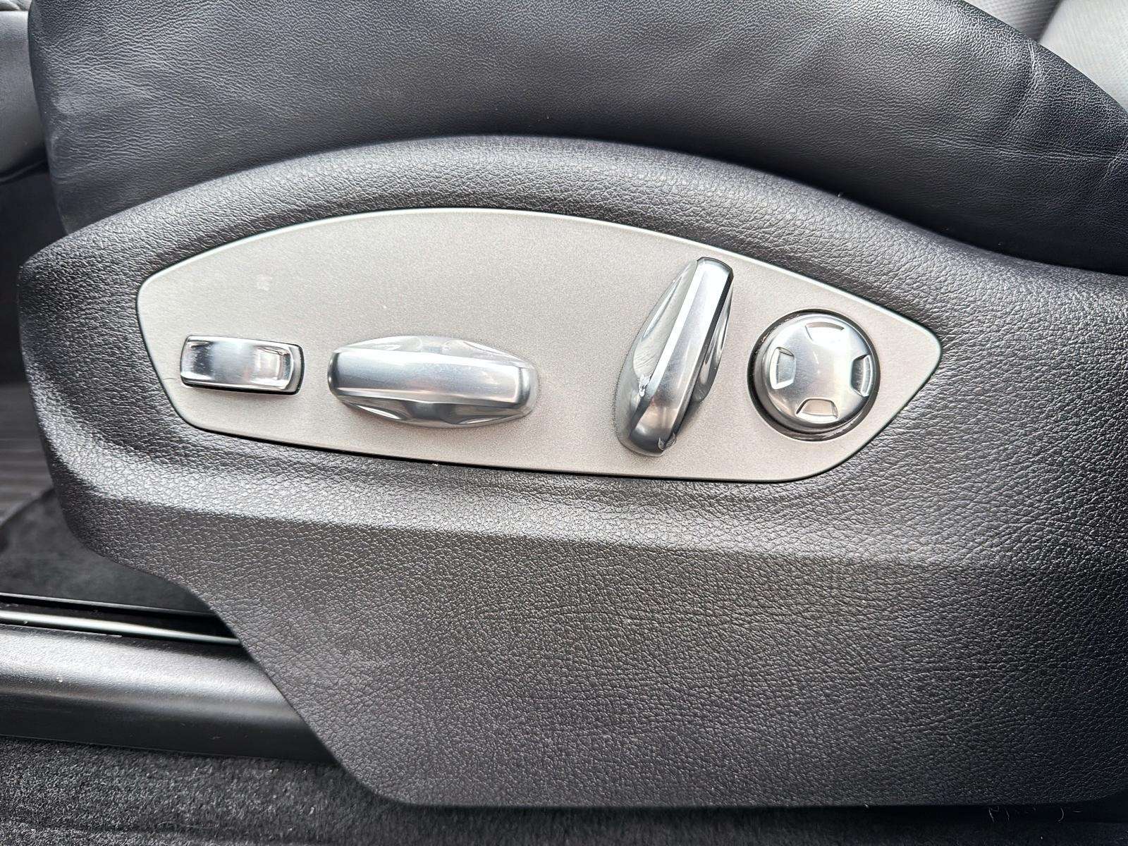 2024 Porsche Macan S thumb 15