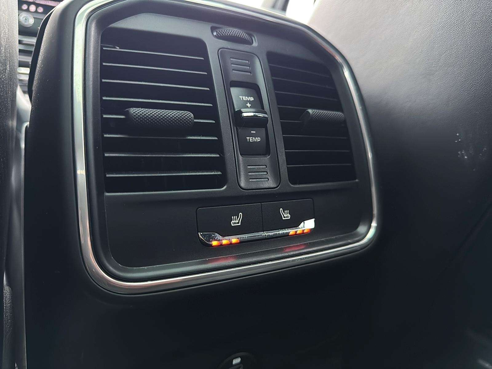 2024 Porsche Macan S thumb 16
