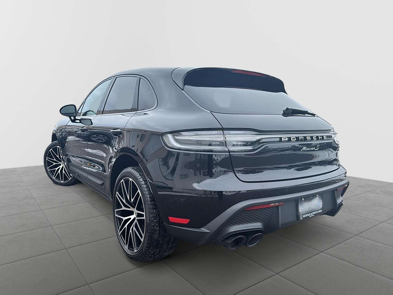 2024 Porsche Macan S alt 4