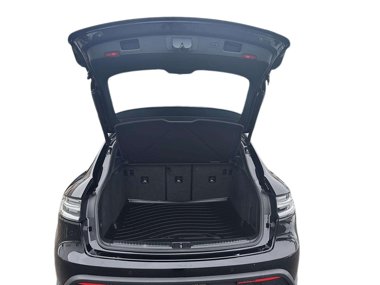2024 Porsche Macan S thumb 7