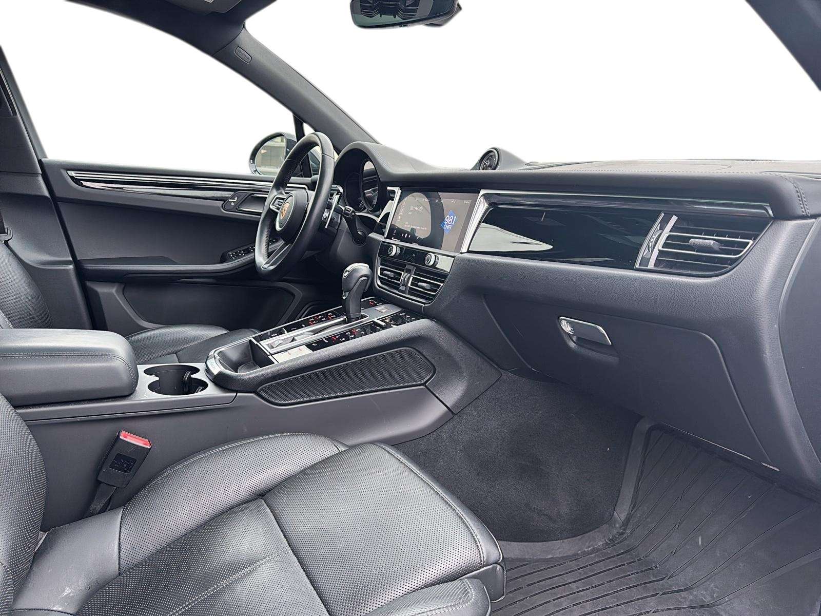 2024 Porsche Macan S thumb 23