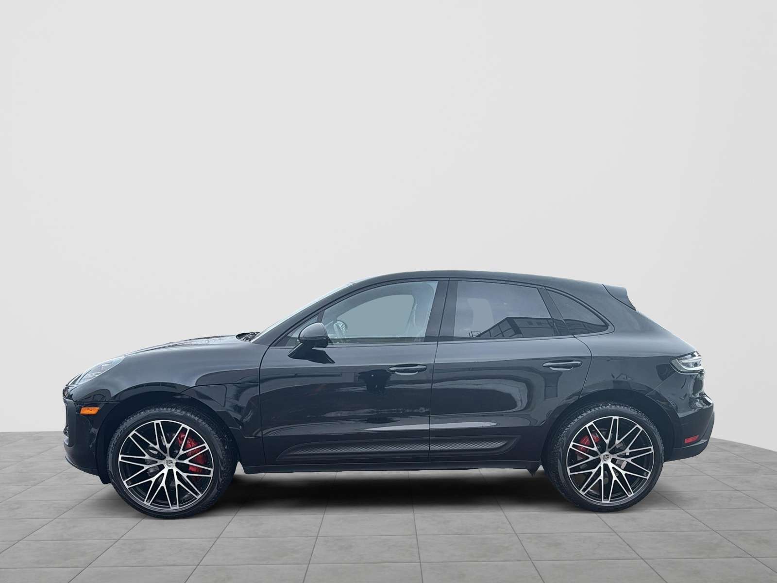 2024 Porsche Macan S alt 5
