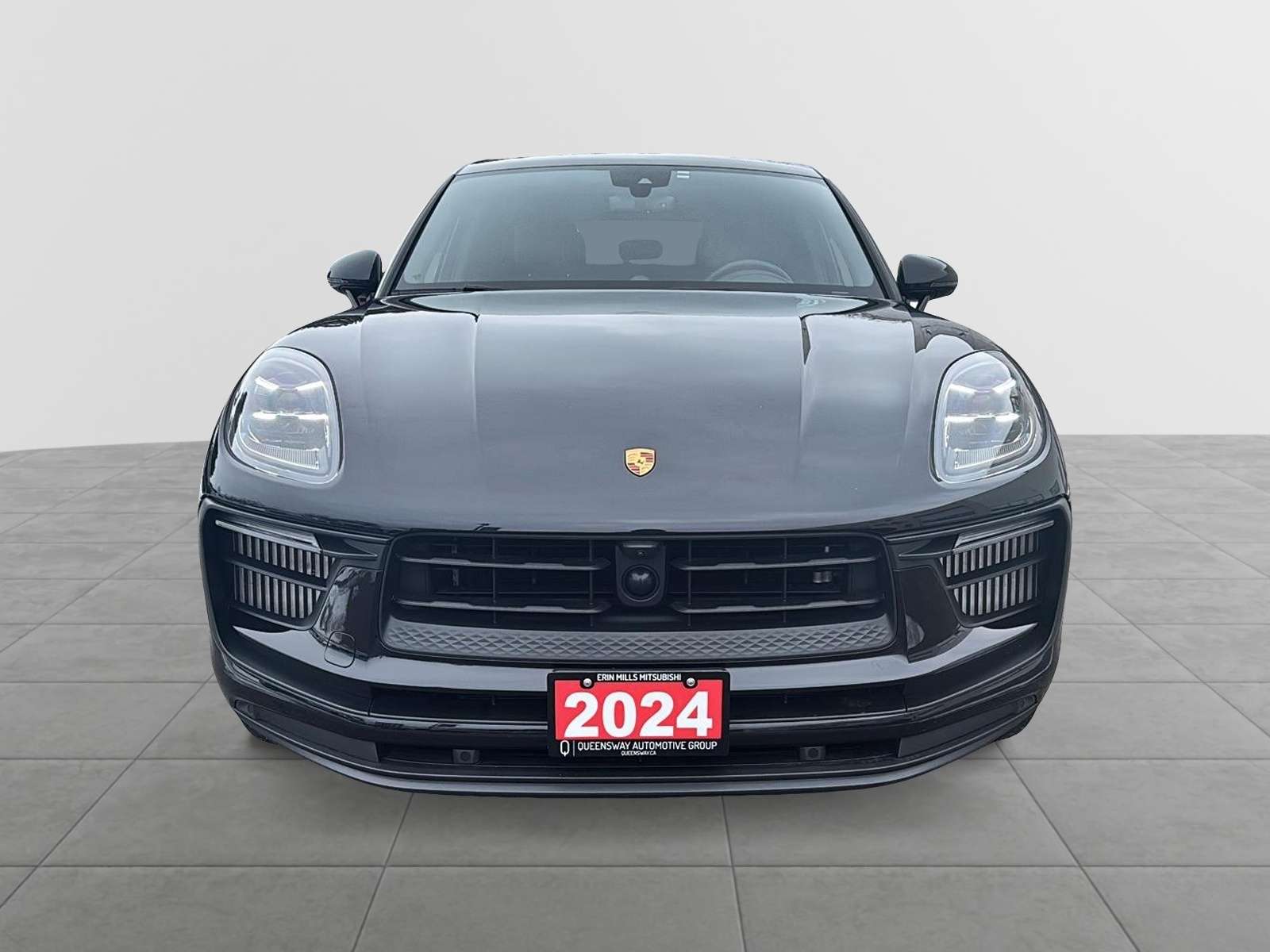2024 Porsche Macan S alt 2