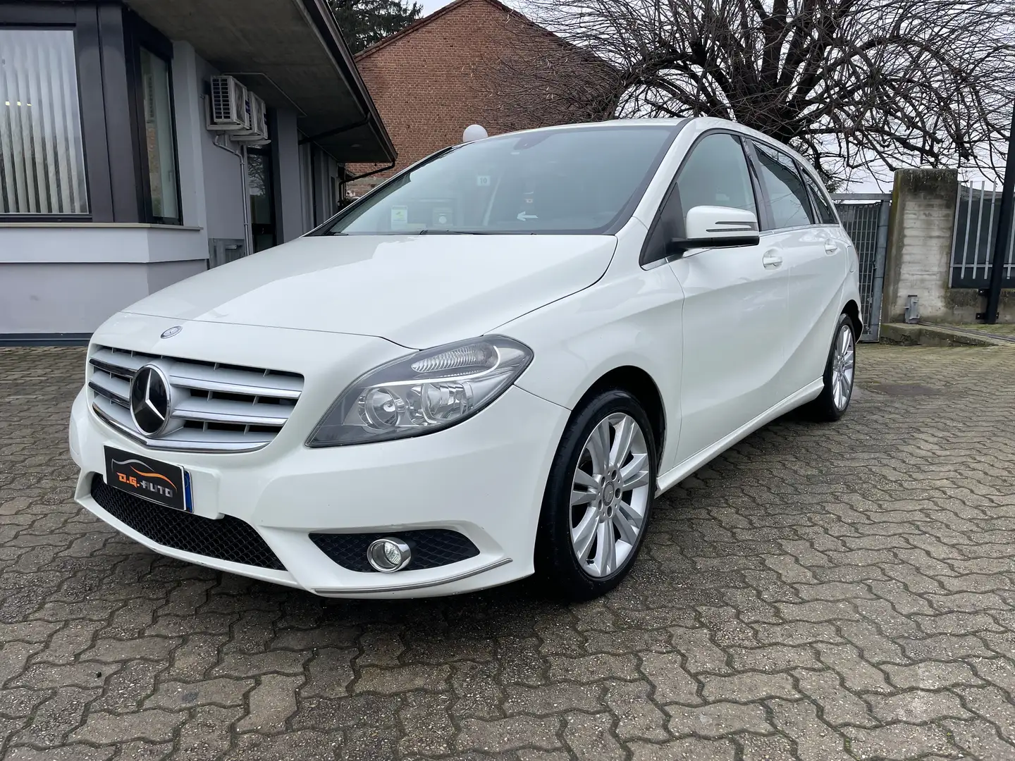 Mercedes-Benz B 180 B 180 cdi Executive auto Weiß - 1