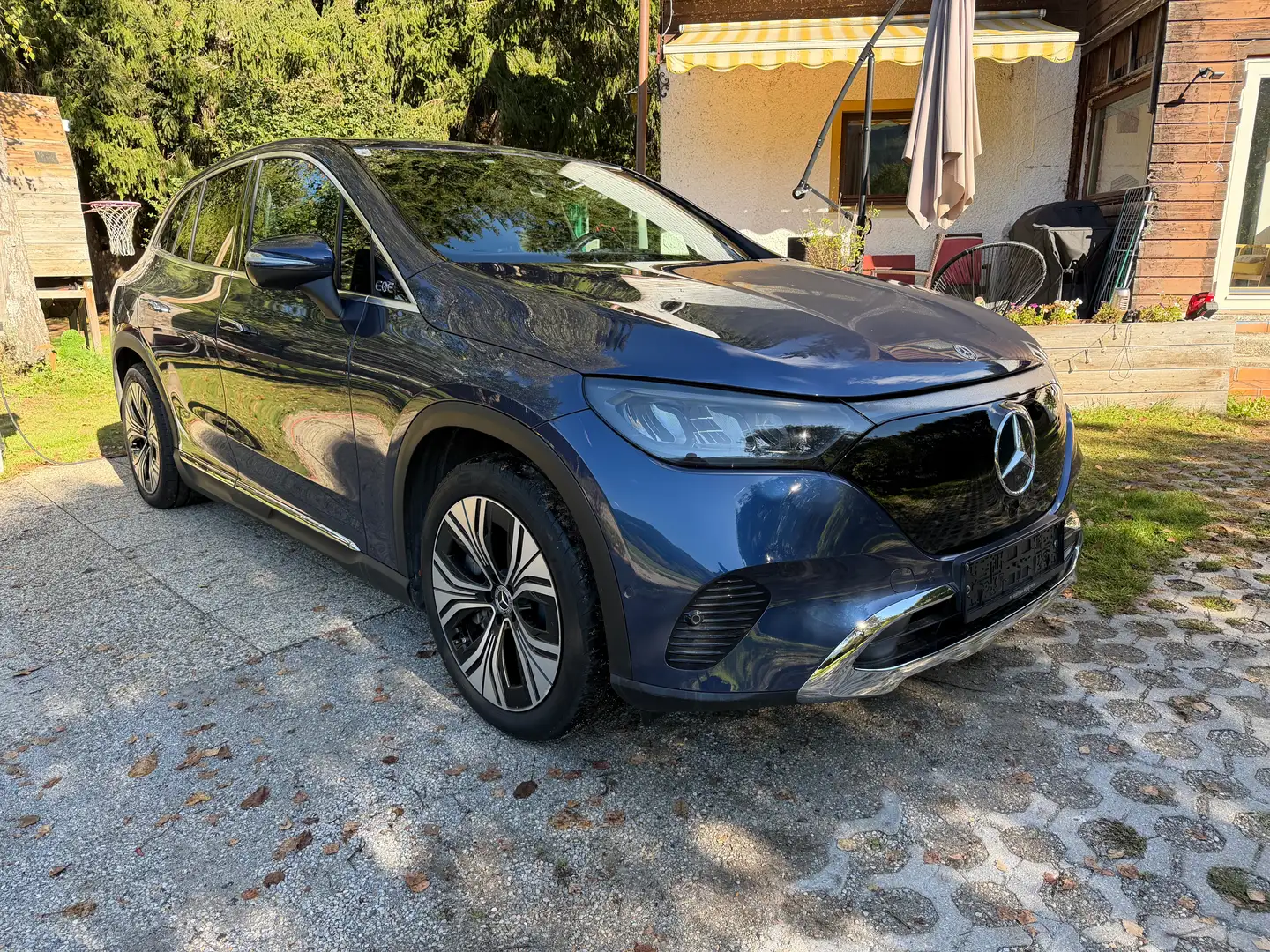 Mercedes-Benz EQE SUV EQE SUV 350 4matic 89kWh Aut. Blau - 1