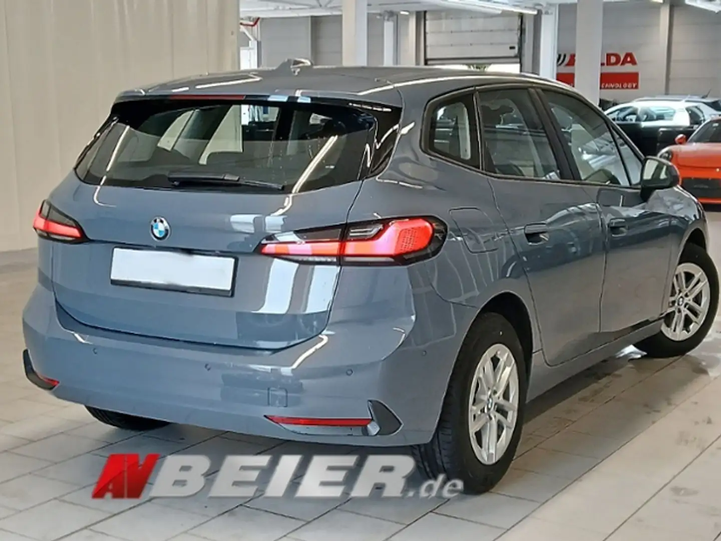 BMW 218 d Active Tourer adapt.LED Navi SHZ ACC DrivingPlu Grau - 2