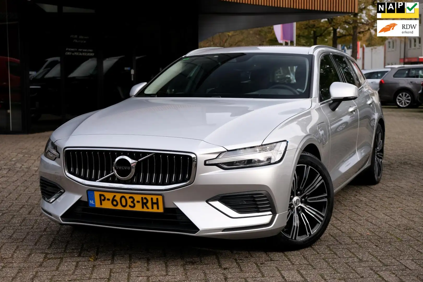 Volvo V60 2.0 T6 Plug-in hybrid AWD Essential Bright/ACC/Aut Grigio - 1