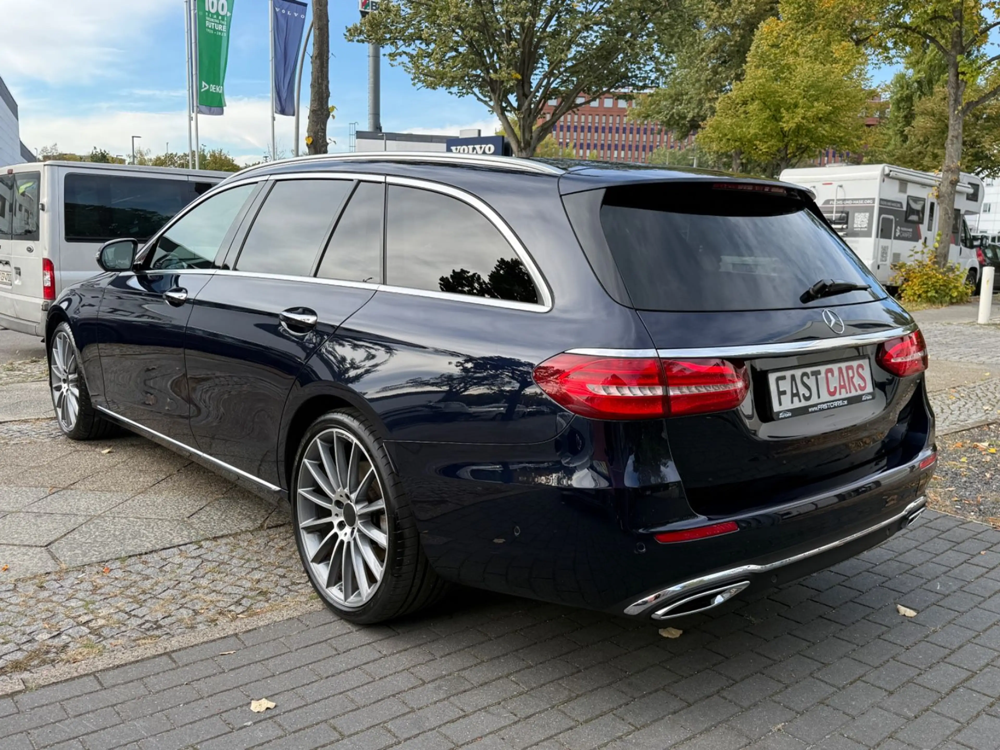 Mercedes-Benz E 400 Avantgarde 4Matic Burmester Head-Up Pano — photo 6