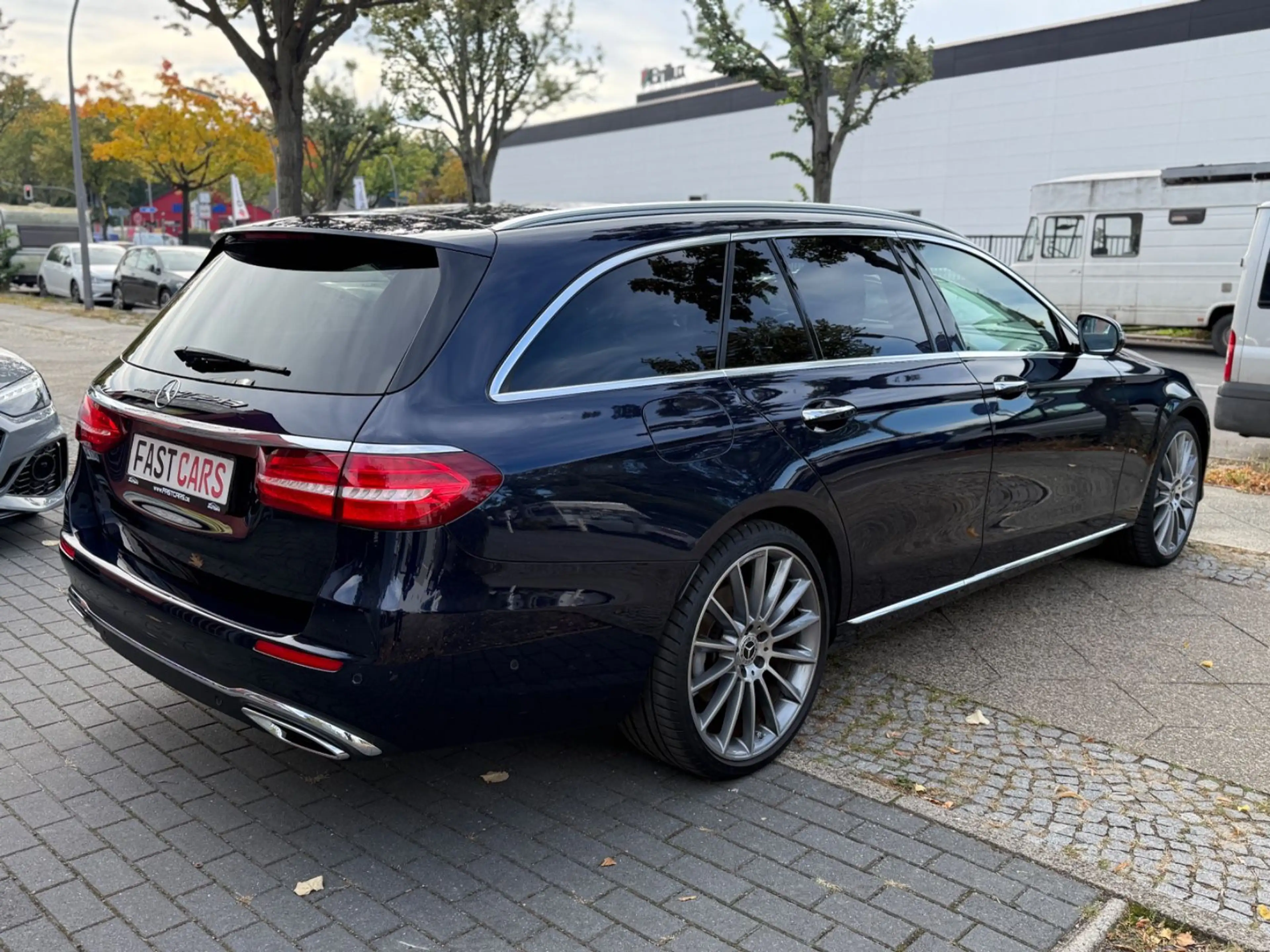 Mercedes-Benz E 400 Avantgarde 4Matic Burmester Head-Up Pano — photo 8