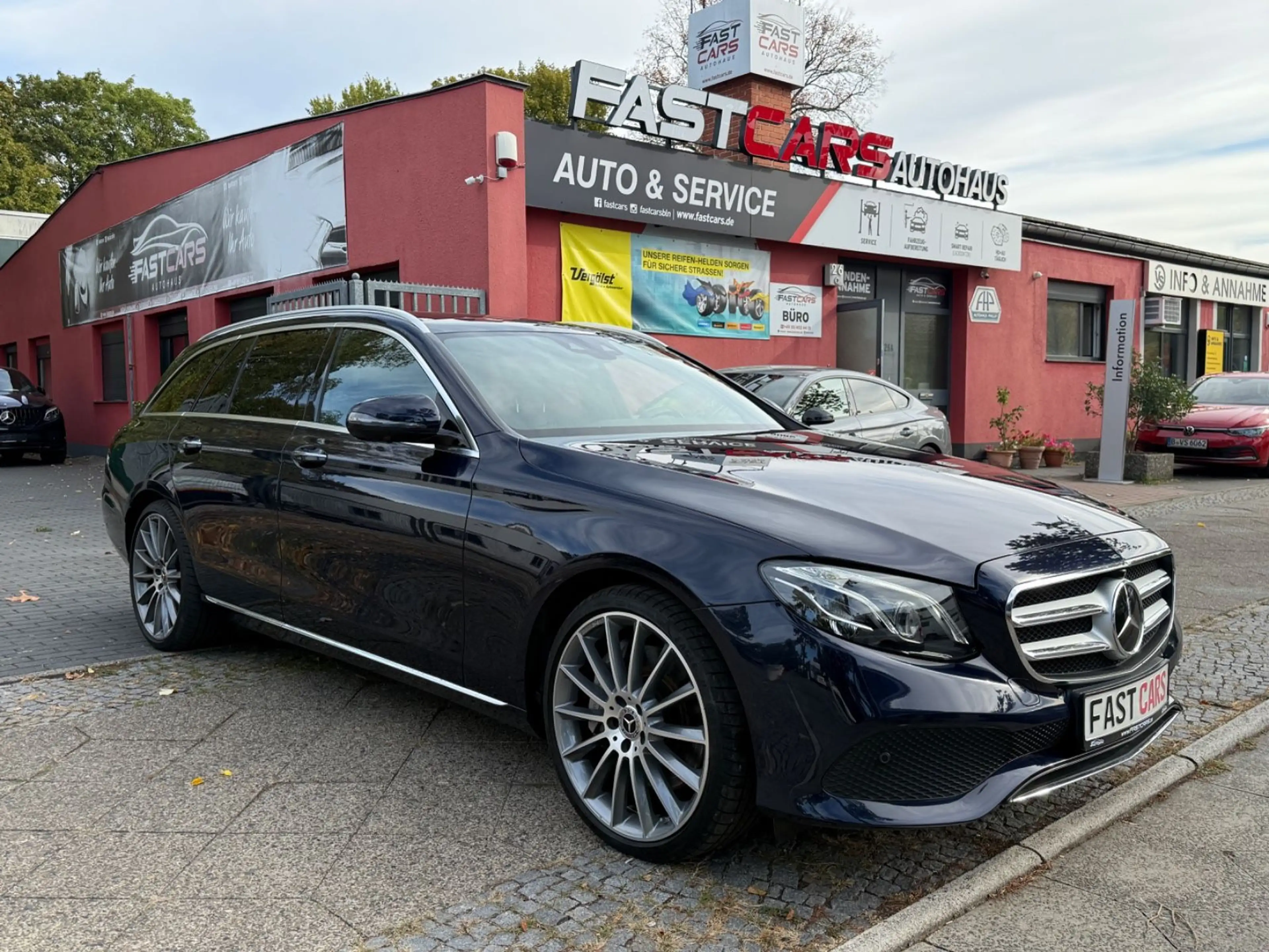Mercedes-Benz E 400 Avantgarde 4Matic Burmester Head-Up Pano — photo 2