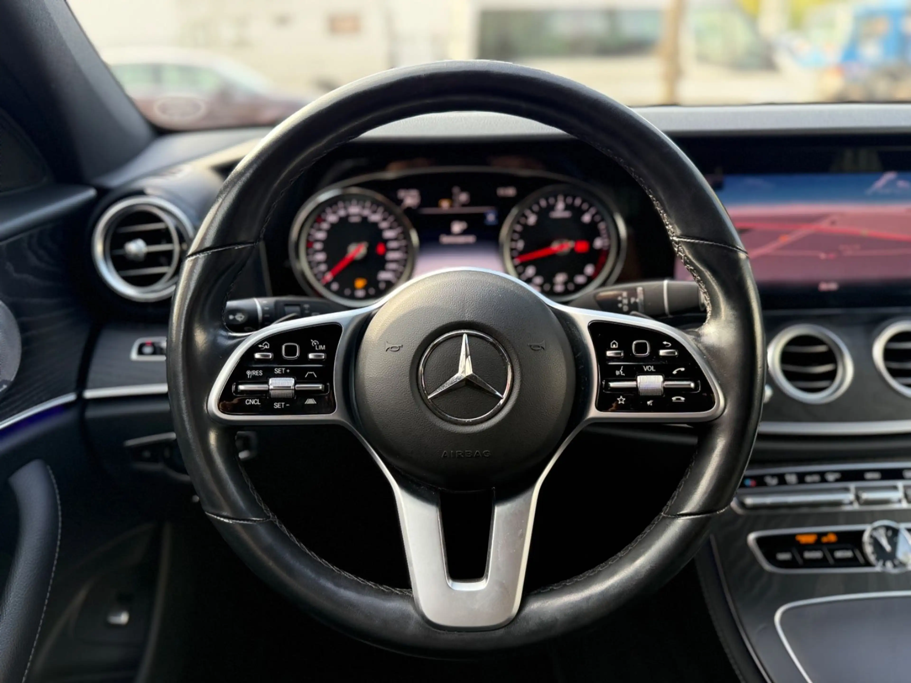 Mercedes-Benz E 400 Avantgarde 4Matic Burmester Head-Up Pano — photo 11
