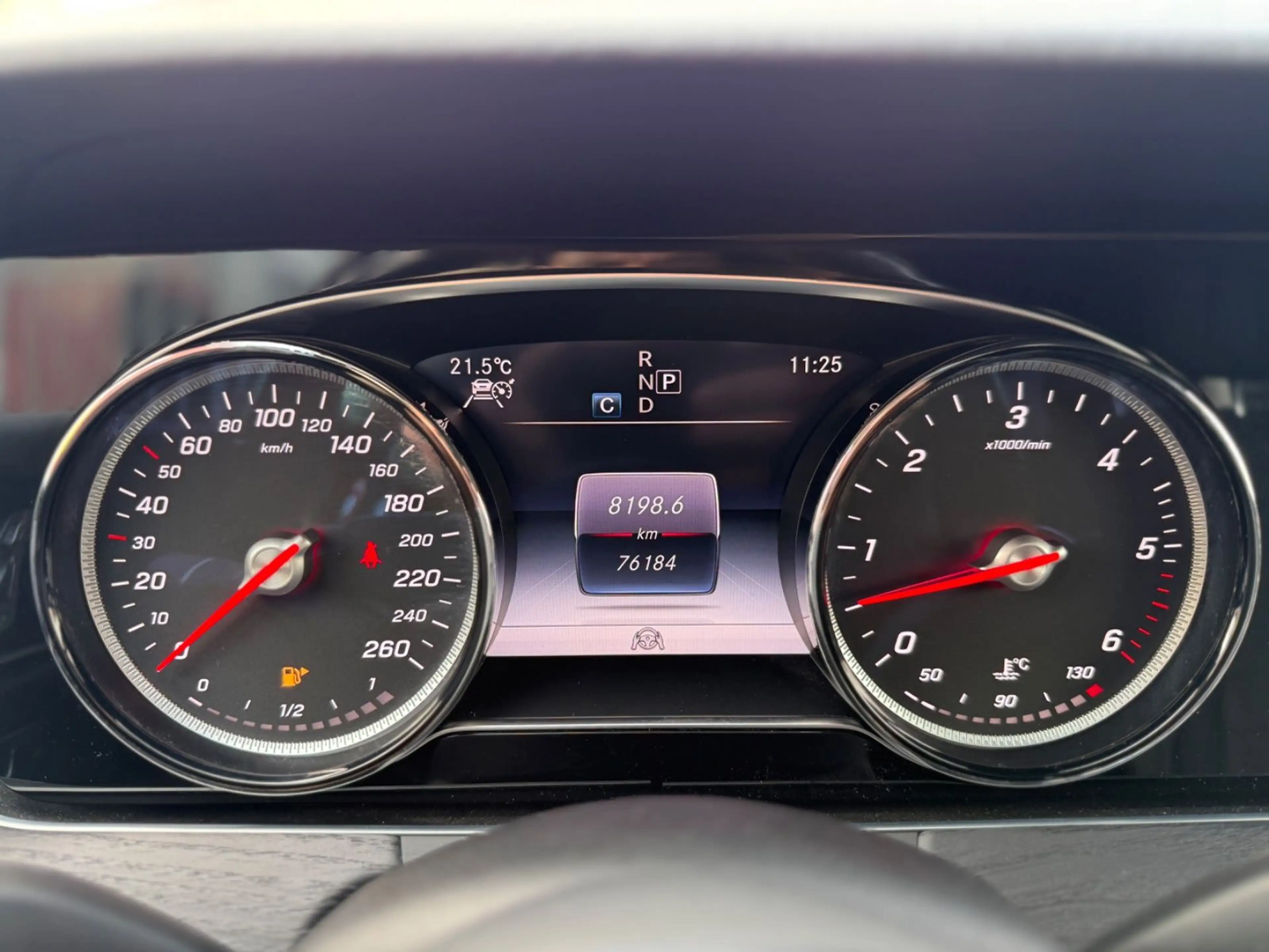 Mercedes-Benz E 400 Avantgarde 4Matic Burmester Head-Up Pano — photo 14