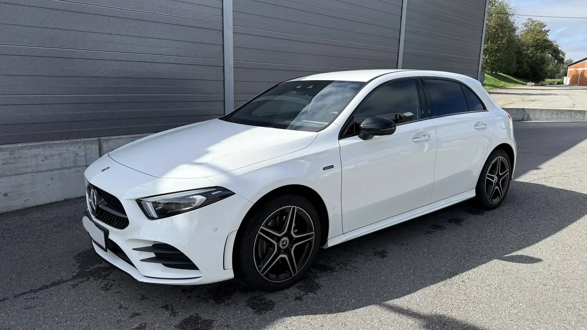 Mercedes-Benz A 250 e PHEV Aut. / AMG-Line / BEAM  / Premium - 1