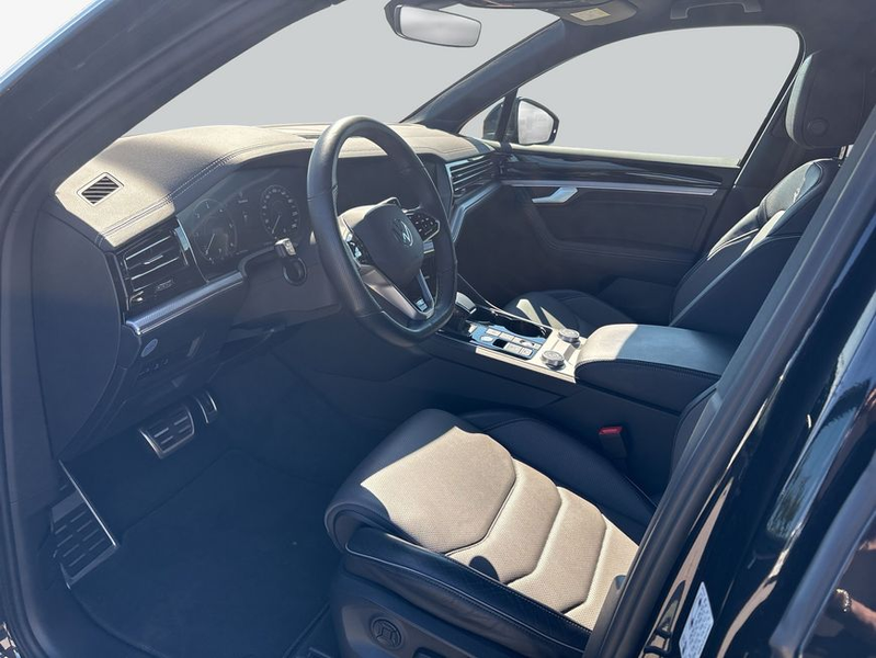 Volkswagen Touareg 3.0 TDI Tip. R-Line Black Style AHK/Matrix — photo 9
