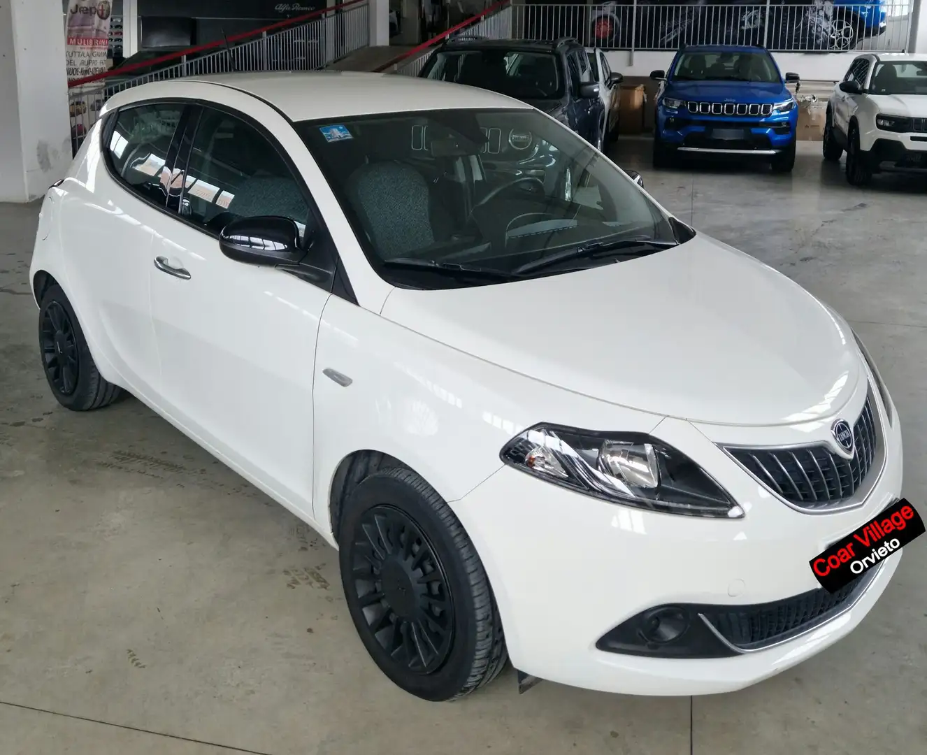 Lancia Ypsilon Ypsilon 1.0 firefly hybrid Silver s&s 70cv Bianco - 1