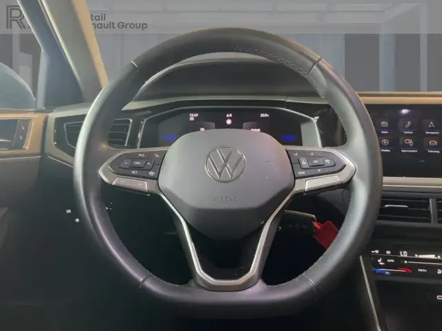 Volkswagen Polo view 11
