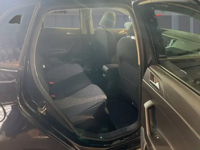 Volkswagen Polo view 9