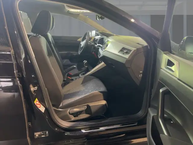 Volkswagen Polo view 8