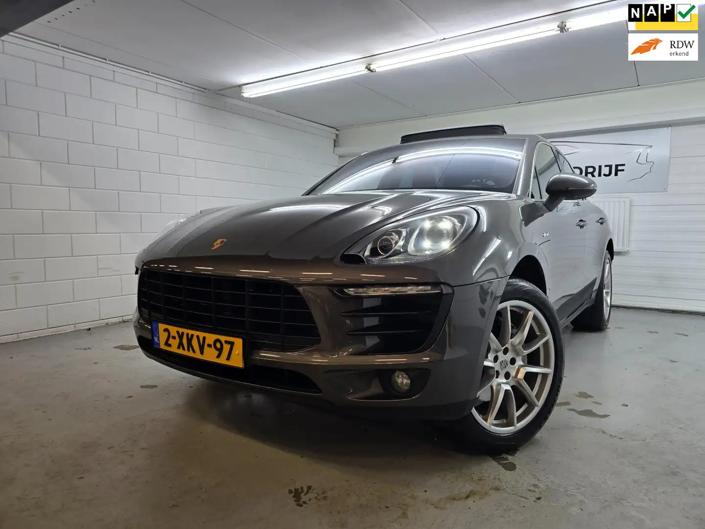 Porsche Macan 3.0 D S Grijs - 1