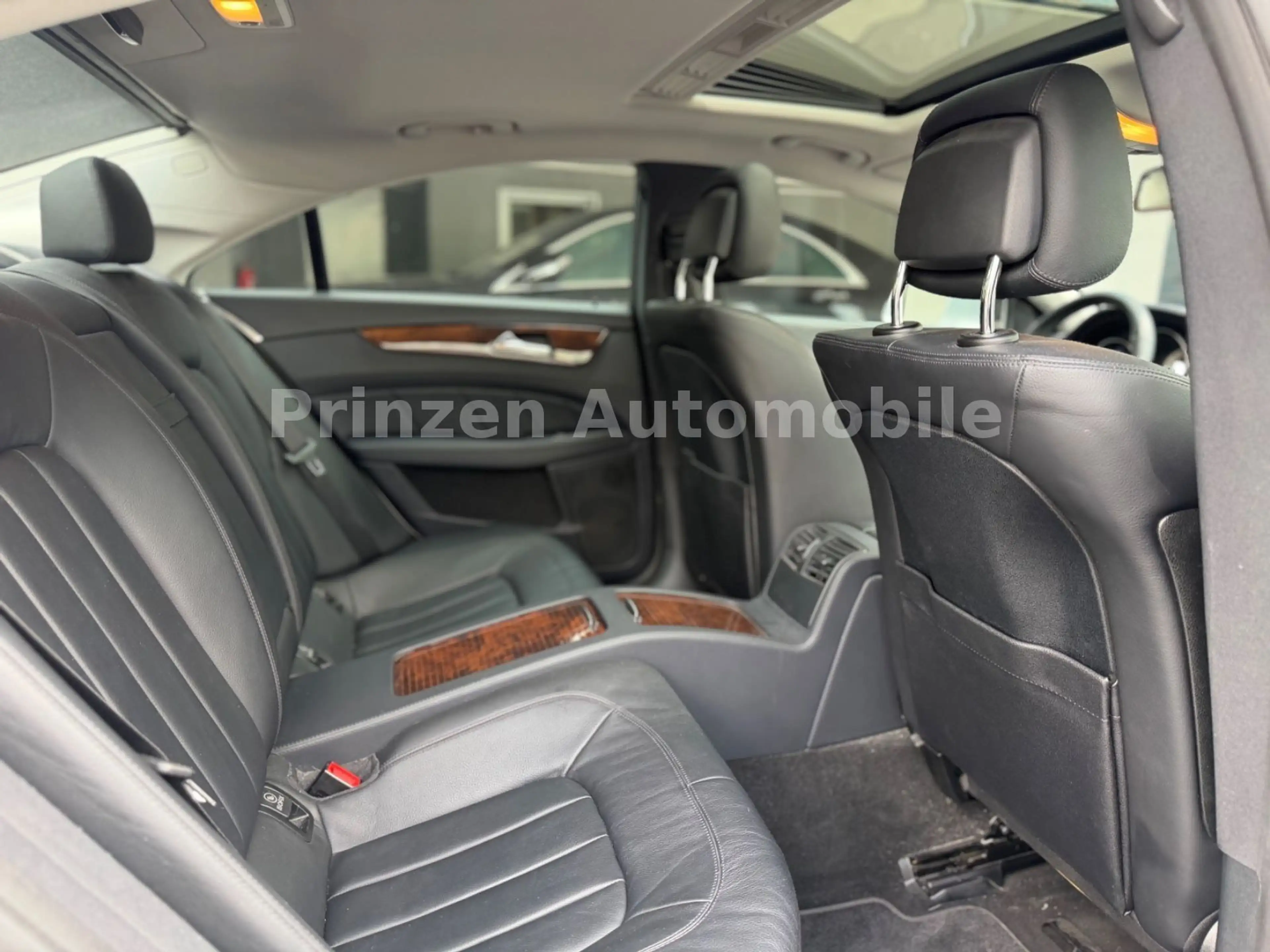 Mercedes-Benz CLS 350 CDI BlueE*Aut*S.Dach*Leder*2.Hand — photo 11