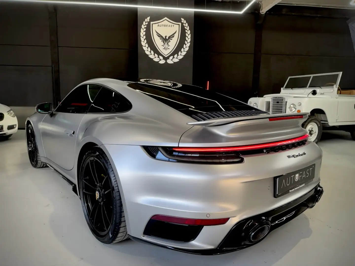 Porsche 992 Turbo S Coupé PDK Gris - 2