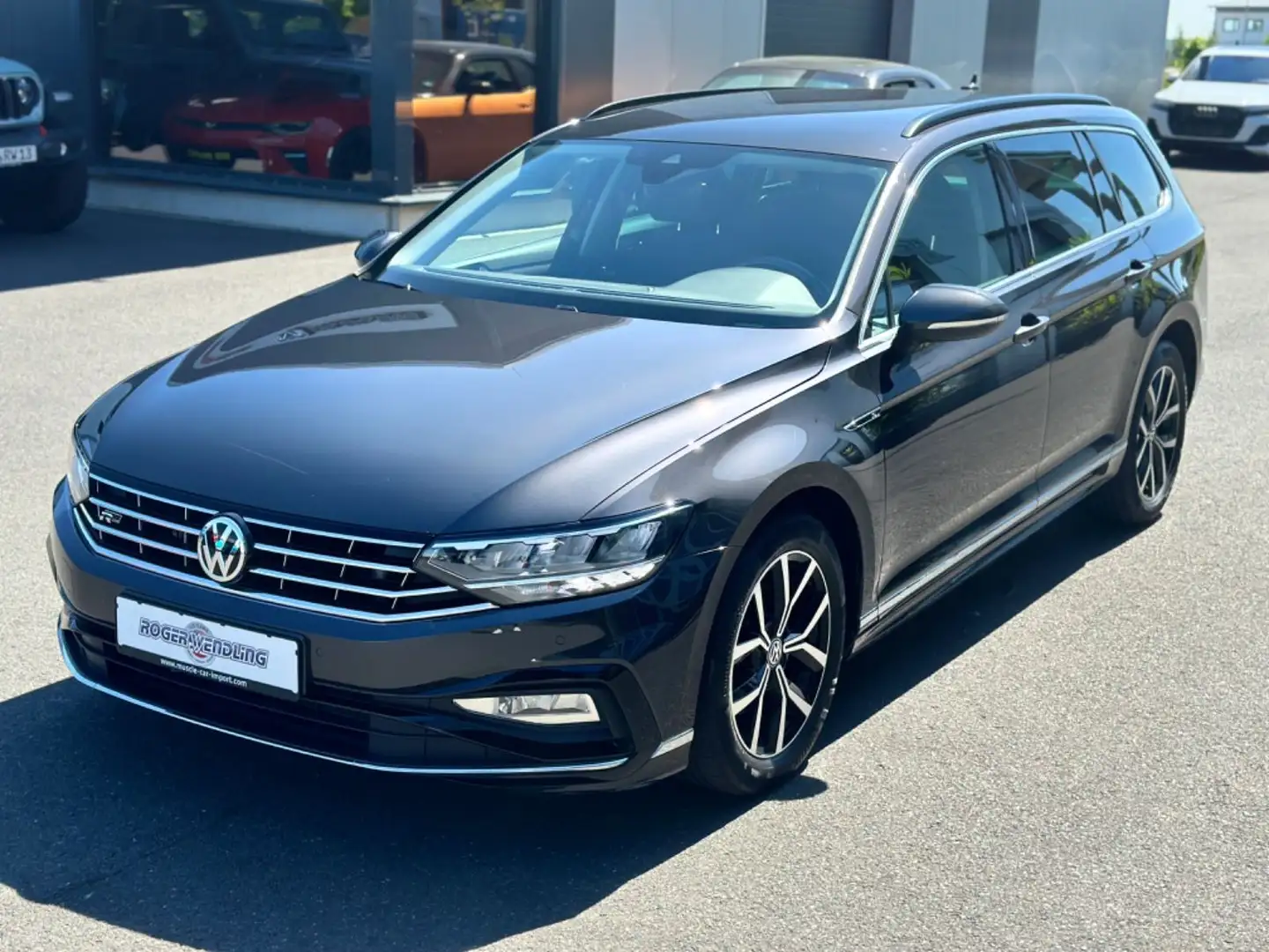Volkswagen Passat Variant VARIANT BUSINESS R Line AHK 1. Hand WR +SR LED Gris - 2