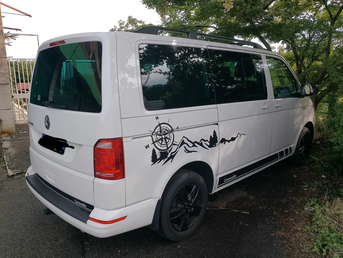 Volkswagen T6 Caravelle - 1