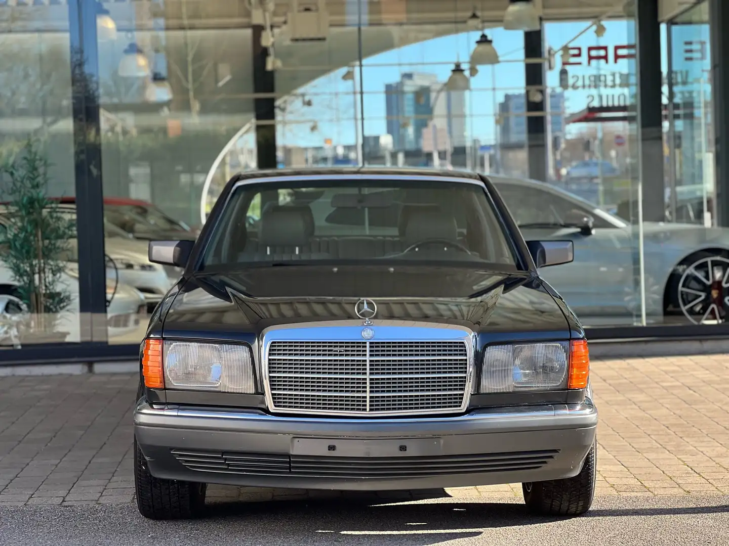 Mercedes-Benz 300 SE AIRCO-CUIR-4VE-ABS-JA16P (ETAT IMPECCABLE) Černá - 2
