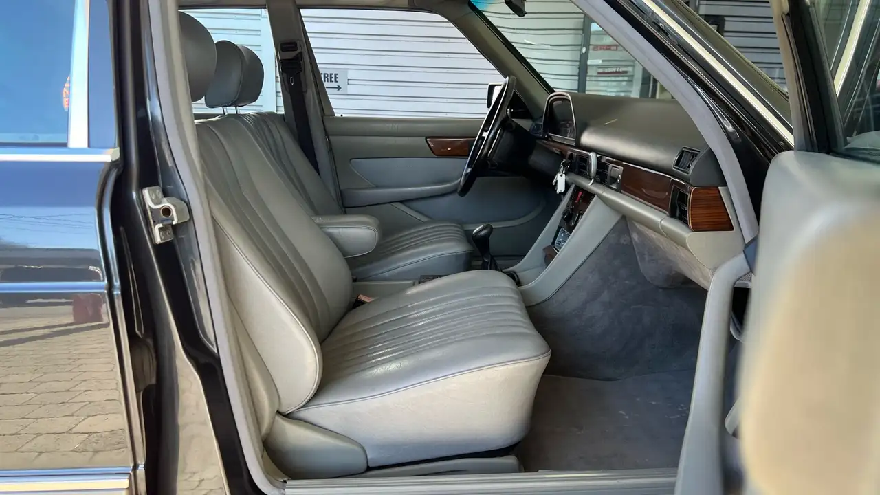 Mercedes-Benz 300 SE AIRCO-CUIR-4VE-ABS-JA16P (ETAT IMPECCABLE), foto 10