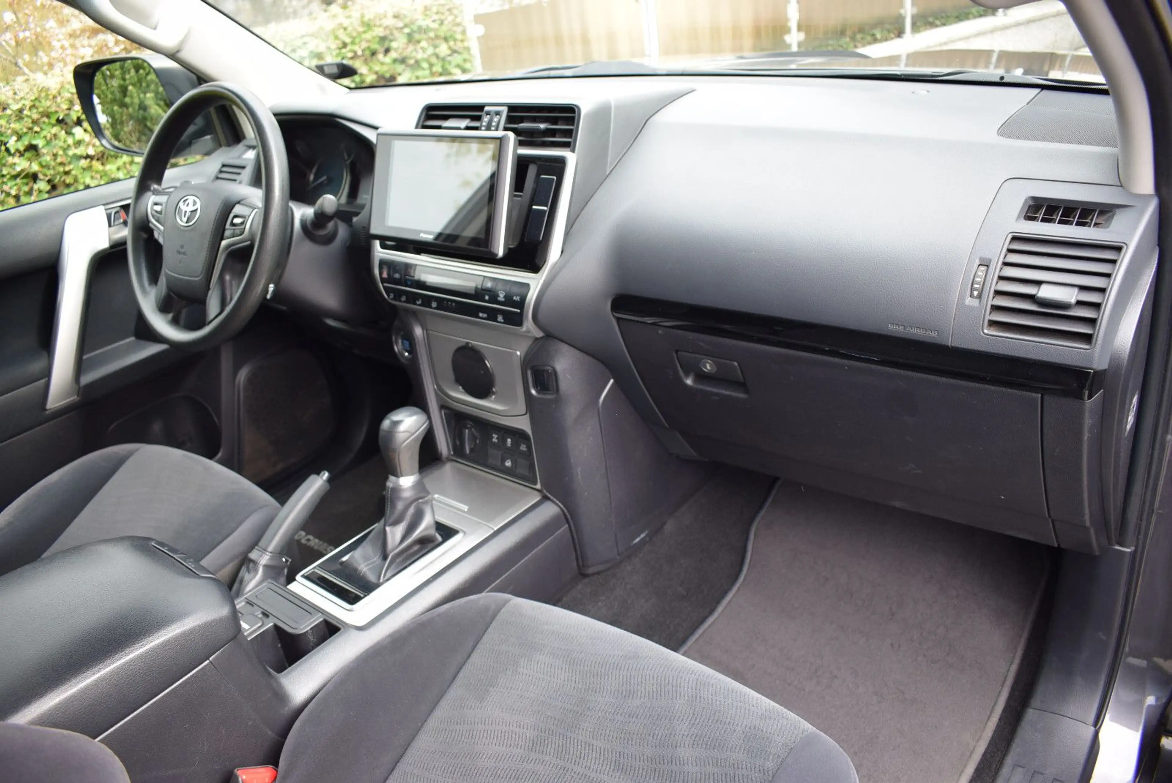 Toyota Land Cruiser / AHK / SH GEPFLEGT — photo 12