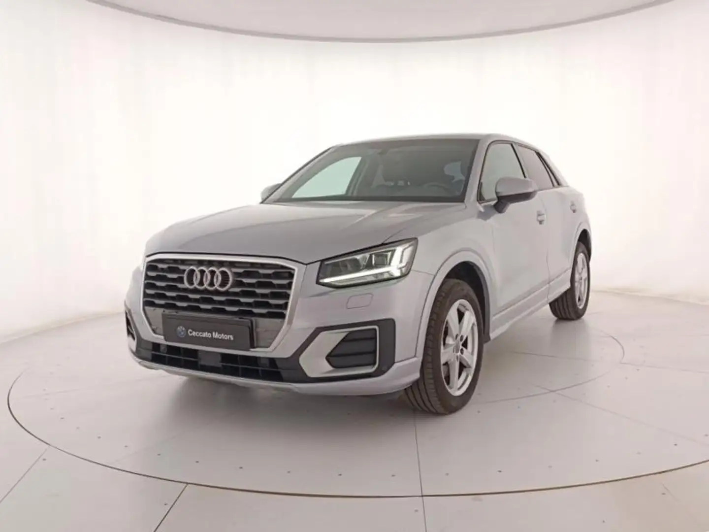 Audi Q2 30 1.6 tdi Business s-tronic my19 Grau - 1