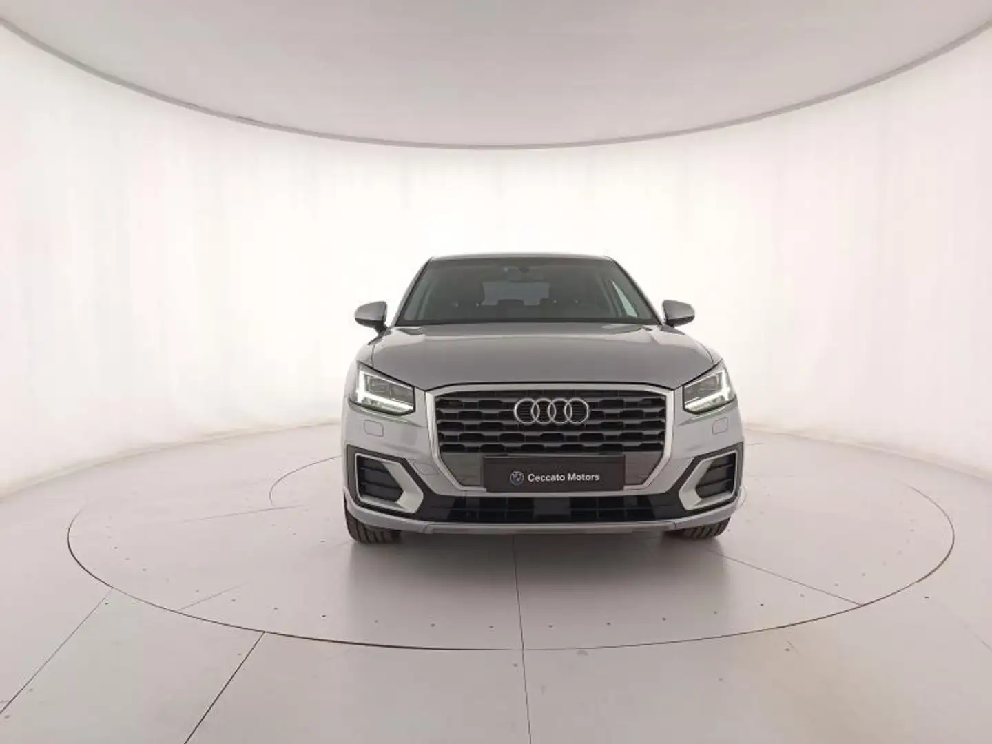 Audi Q2 30 1.6 tdi Business s-tronic my19 Grau - 2