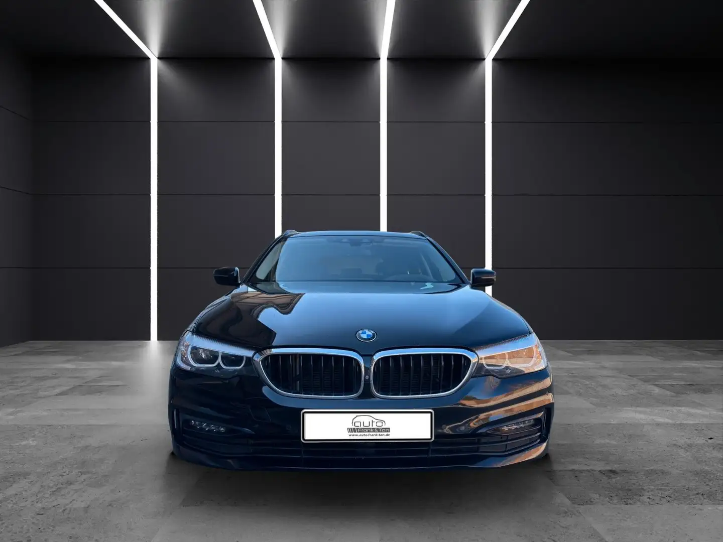 BMW 530 d xDrive Sport Line*2.Hand*Pano*Head-up*Ahk Schwarz - 2
