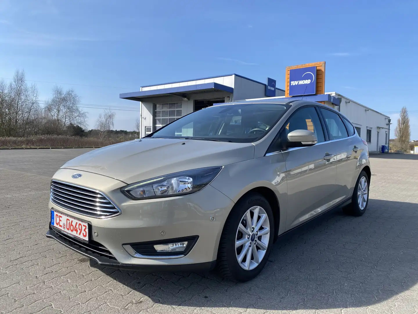 Ford Focus Titanium *Navi*Klima*PDC* Beige - 1
