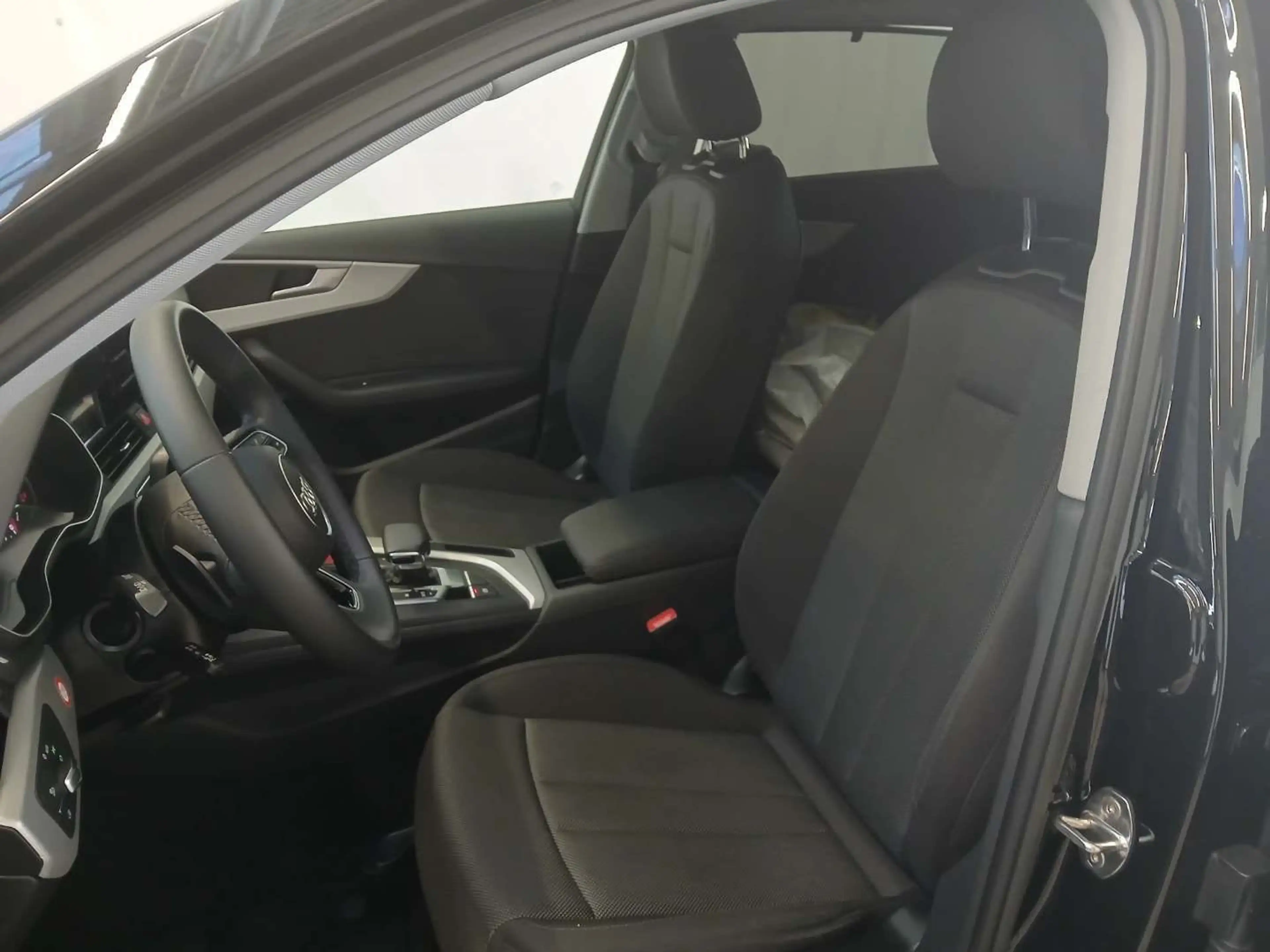 Audi A4 Avant 35 TFSI S-tronic SHZ AHK LED RFK ALU — photo 12
